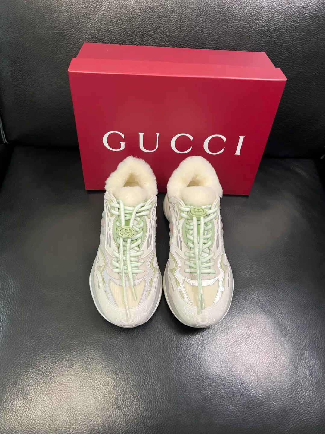Men's shoes 💰980 Gucci high quality top crafts Gucci counter new original configuration, imported Italian cowhide fabric, imported wool lining cowhide pad, breathable and comfortable, sole: original factory special supply original sole super comfortable, original factory and single goods, welcome to compare, code number 39-44 (customized 38 45)